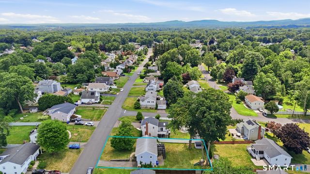 77 Clarendon Terrace, Newington, CT 06111