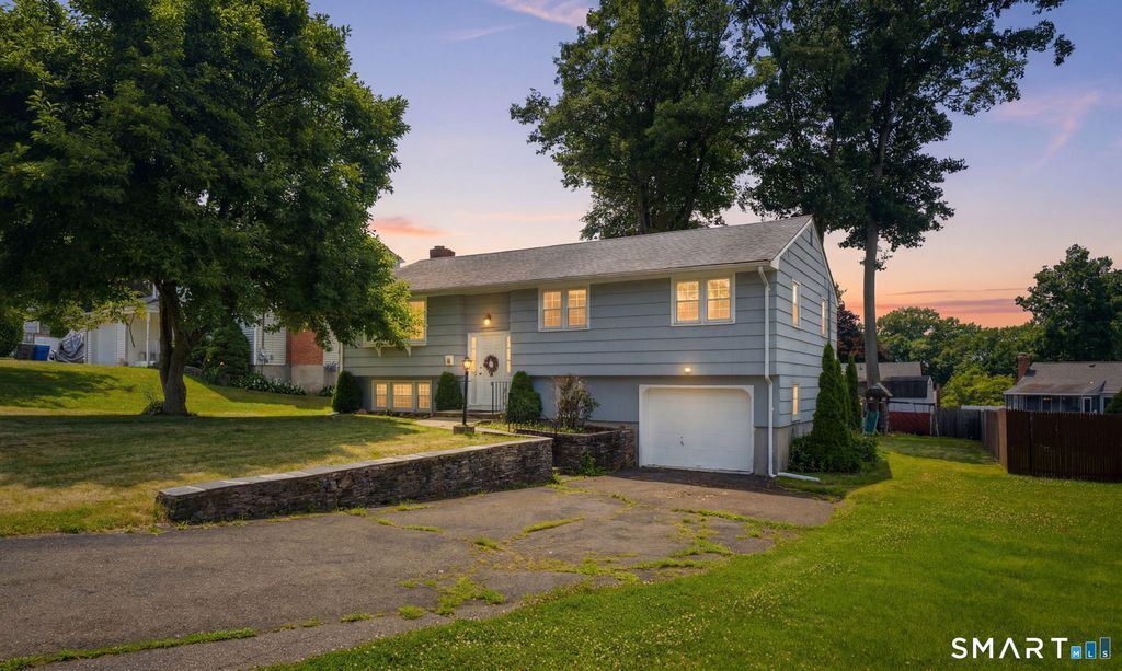 77 Clarendon Terrace, Newington, CT 06111