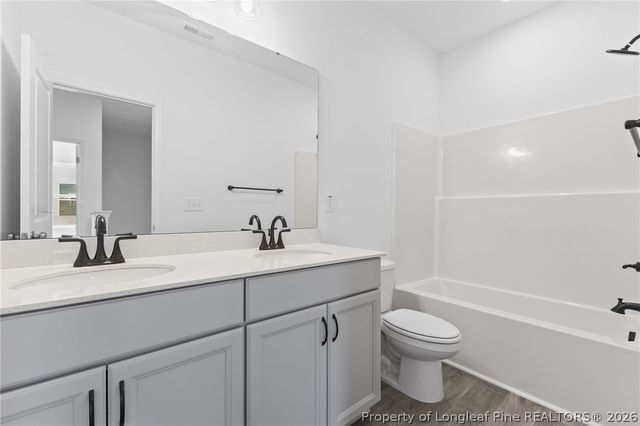 4542 Bunkers Bay Lane, Hope Mills, NC 28371