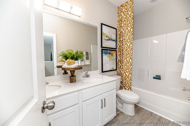 4542 Bunkers Bay Lane, Hope Mills, NC 28371