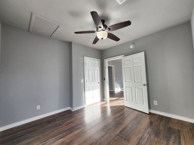 7642 SW Regional Airport Boulevard, Bentonville, AR 72713