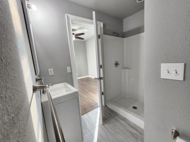 7642 SW Regional Airport Boulevard, Bentonville, AR 72713