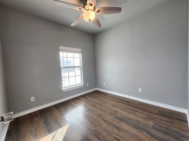 7642 SW Regional Airport Boulevard, Bentonville, AR 72713