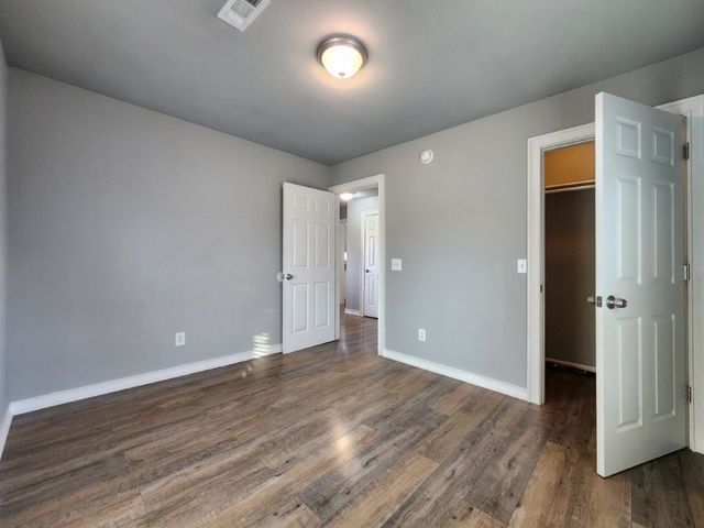 7642 SW Regional Airport Boulevard, Bentonville, AR 72713