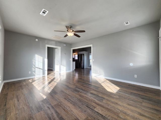 7642 SW Regional Airport Boulevard, Bentonville, AR 72713