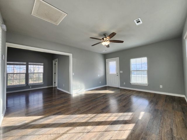 7642 SW Regional Airport Boulevard, Bentonville, AR 72713