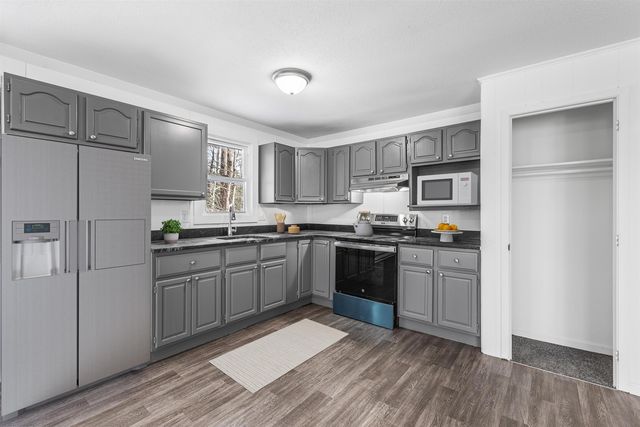 15 Davis Drive, Barnstead, NH 03225