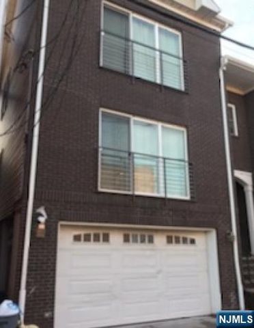 54-56 Oriental Street, Newark, NJ 07104