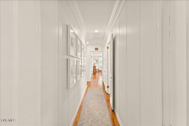 802 South Mountain View Circle, Johnson City, TN 37601