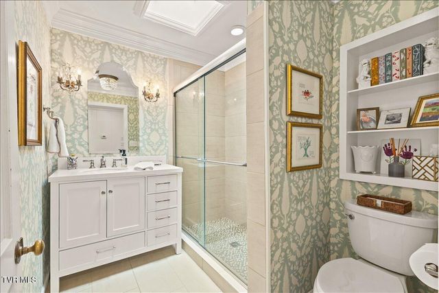 802 South Mountain View Circle, Johnson City, TN 37601