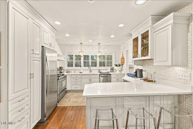 802 South Mountain View Circle, Johnson City, TN 37601
