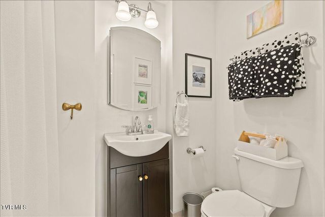 802 South Mountain View Circle, Johnson City, TN 37601