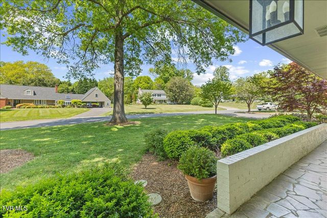 802 South Mountain View Circle, Johnson City, TN 37601