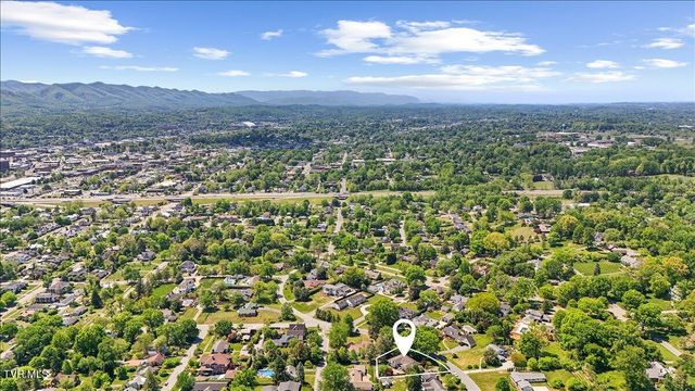 802 South Mountain View Circle, Johnson City, TN 37601