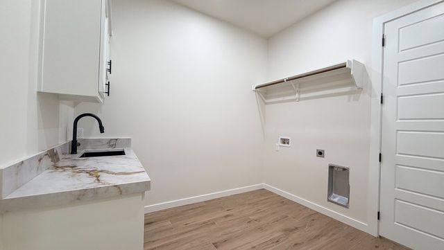 14112 E County Rd 104, Midland, TX 79706