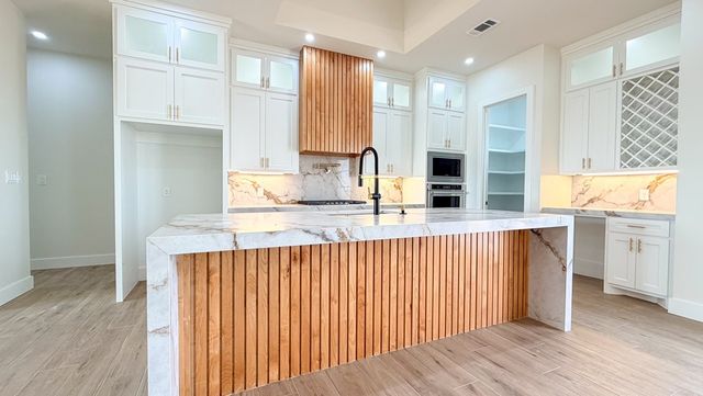 14112 E County Rd 104, Midland, TX 79706