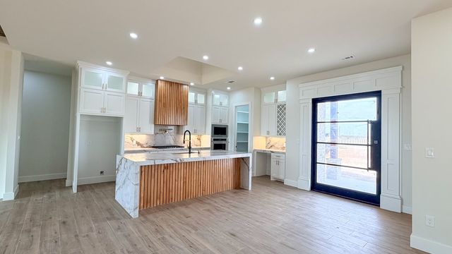 14112 E County Rd 104, Midland, TX 79706