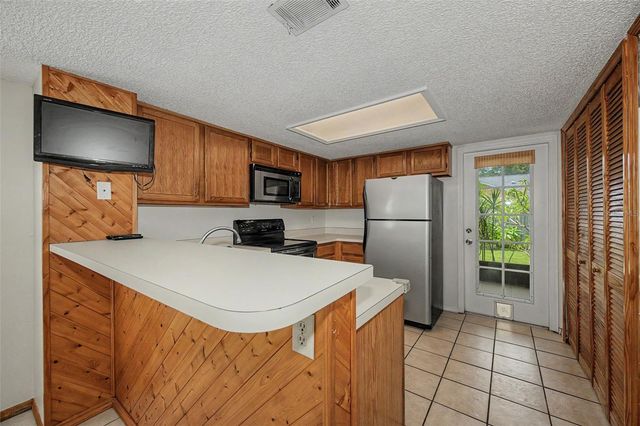 6761 121ST AVENUE A, Largo, FL 33773