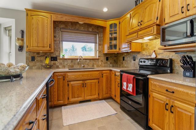 3587 MIGHTY OAK TRAIL, Green Bay, WI 54313