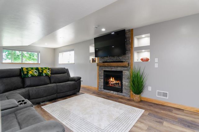 3587 MIGHTY OAK TRAIL, Green Bay, WI 54313