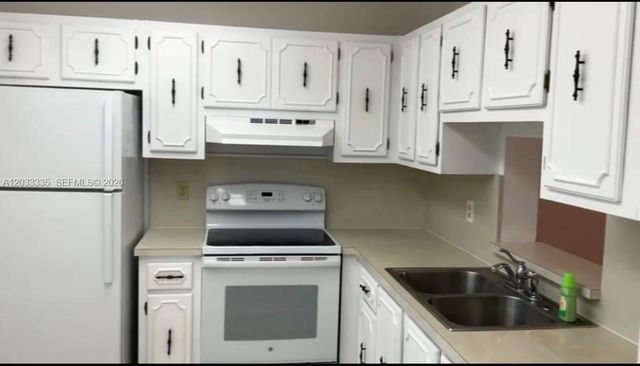 201 SE 11th Ter 302, Dania Beach, FL 33004