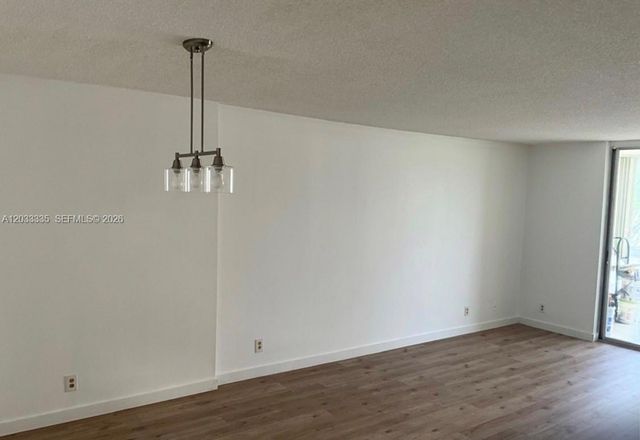 201 SE 11th Ter 302, Dania Beach, FL 33004