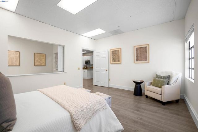 850 W Grand Ave B, Oakland, CA 94607