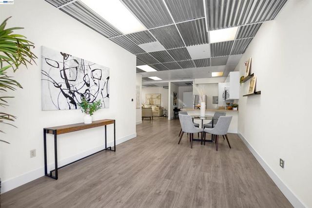 850 W Grand Ave B, Oakland, CA 94607