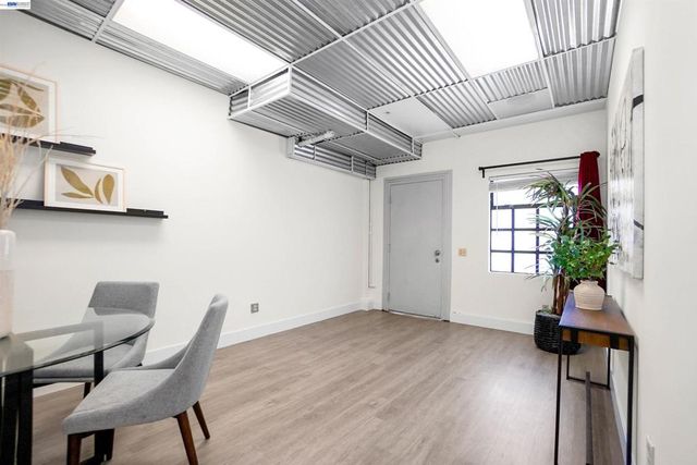 850 W Grand Ave B, Oakland, CA 94607