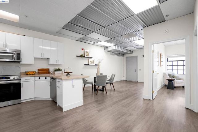 850 W Grand Ave B, Oakland, CA 94607