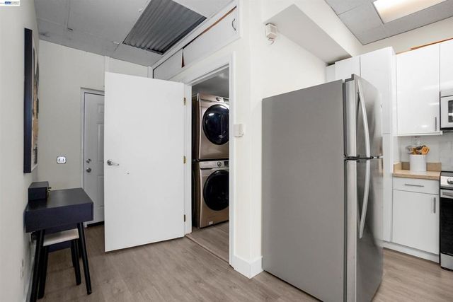 850 W Grand Ave B, Oakland, CA 94607