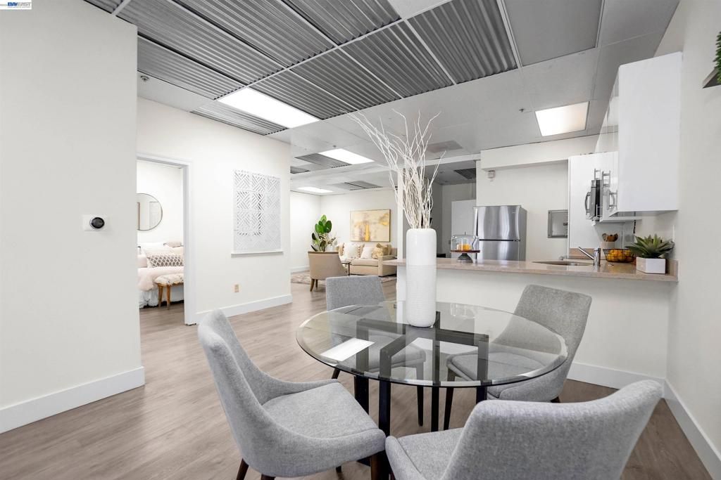 850 W Grand Ave B, Oakland, CA 94607