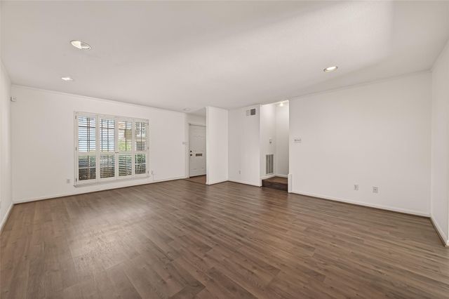 6418 Olympia Drive 127, Houston, TX 77057