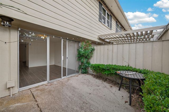 6418 Olympia Drive 127, Houston, TX 77057