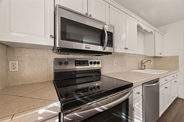 6418 Olympia Drive 127, Houston, TX 77057