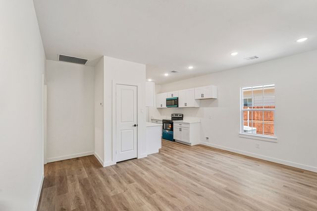 108 Navajo Drive, Mabank, TX 75156