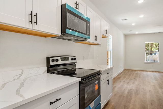 108 Navajo Drive, Mabank, TX 75156