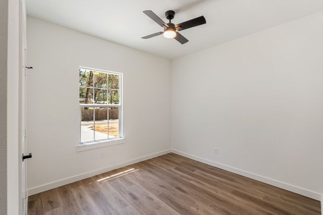 108 Navajo Drive, Mabank, TX 75156