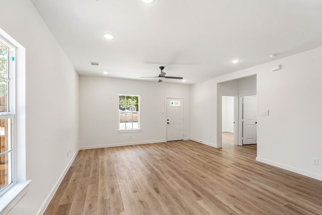 108 Navajo Drive, Mabank, TX 75156