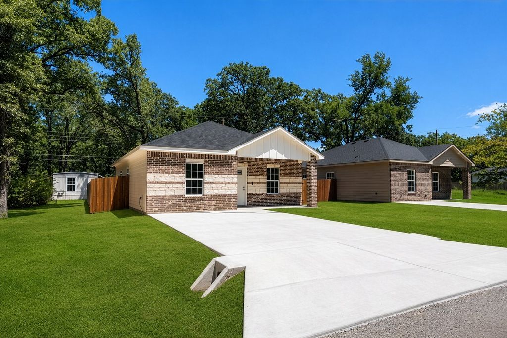 108 Navajo Drive, Mabank, TX 75156