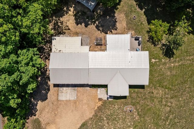 254 Shiloh Hollow Rd, Erin, TN 37061