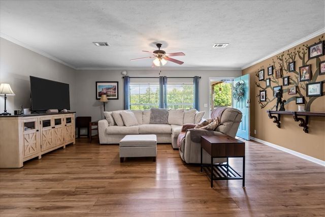 254 Shiloh Hollow Rd, Erin, TN 37061