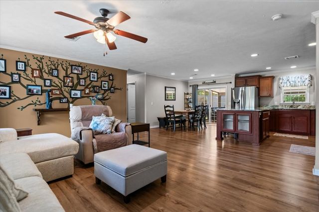 254 Shiloh Hollow Rd, Erin, TN 37061