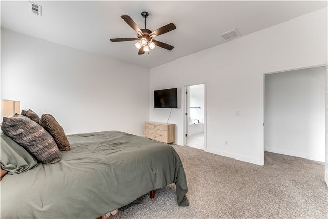 417 NW 62nd Avenue, Bentonville, AR 72713