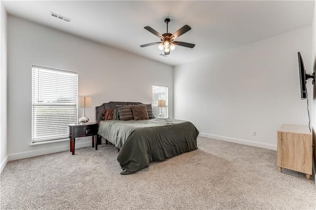 417 NW 62nd Avenue, Bentonville, AR 72713