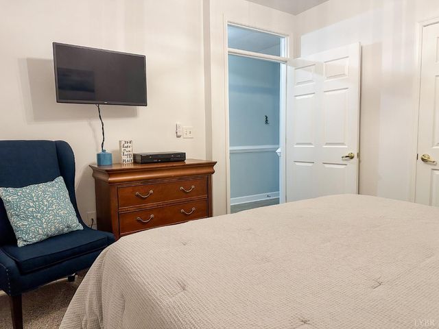 1273 Graves Harbor Trail 312, Huddleston, VA 24104