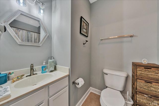 1273 Graves Harbor Trail 312, Huddleston, VA 24104