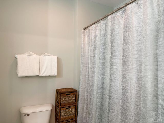 1273 Graves Harbor Trail 312, Huddleston, VA 24104
