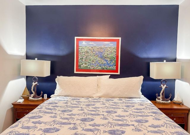 1273 Graves Harbor Trail 312, Huddleston, VA 24104