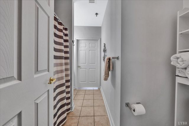 1273 Graves Harbor Trail 312, Huddleston, VA 24104